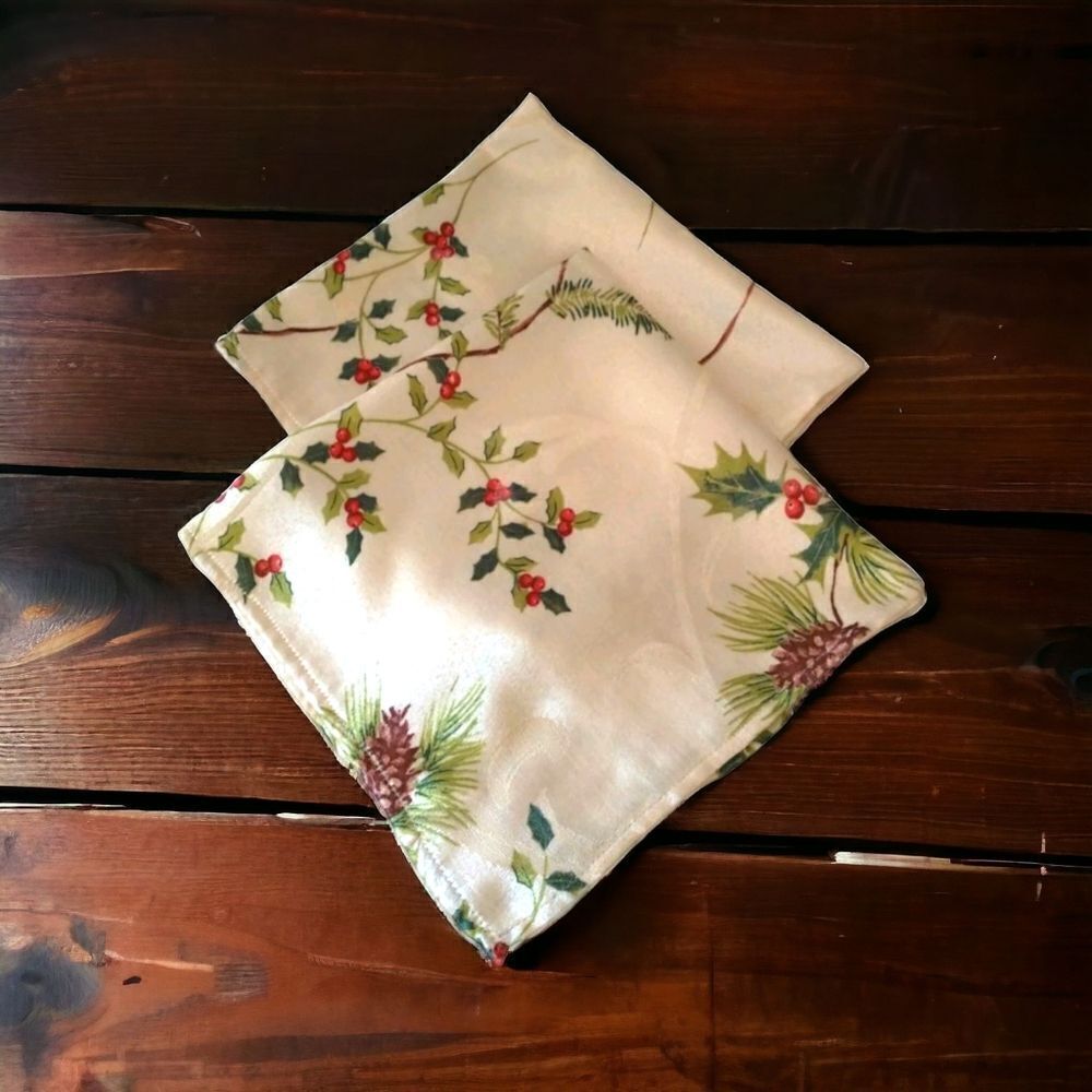 St Nicholas‎ Square Christmas Napkin Cloth Fabric Set of 2 Winter Pine Branches.